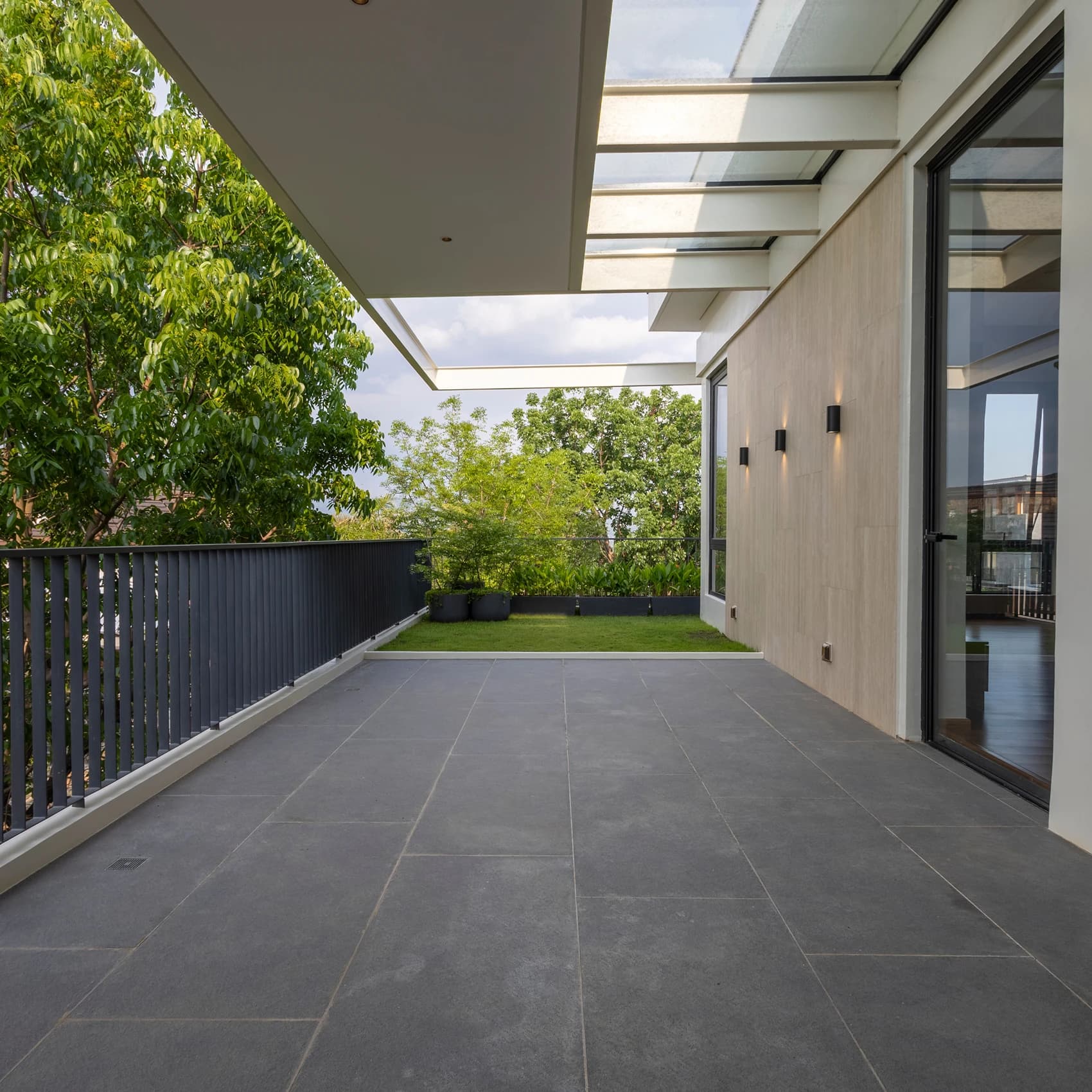 Project Tivoli Side Yard